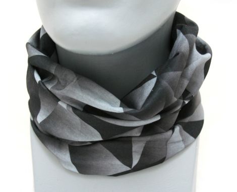 SQ NECKIE (Gesichtsmaske) schwarz graphic